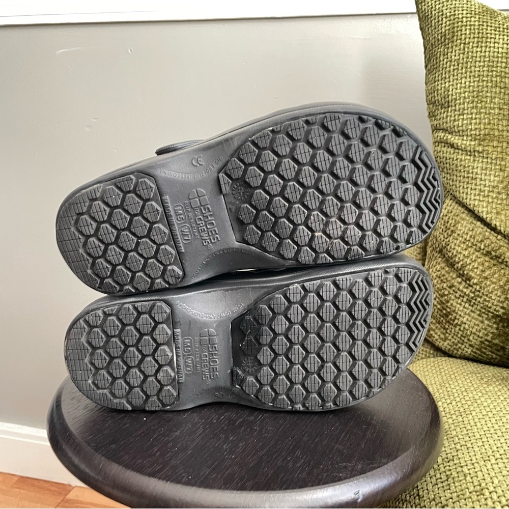 SHOES FOR CREWS Unisex Black Zinc Clogs / Size: W7 M5 - Picture 9 of 10